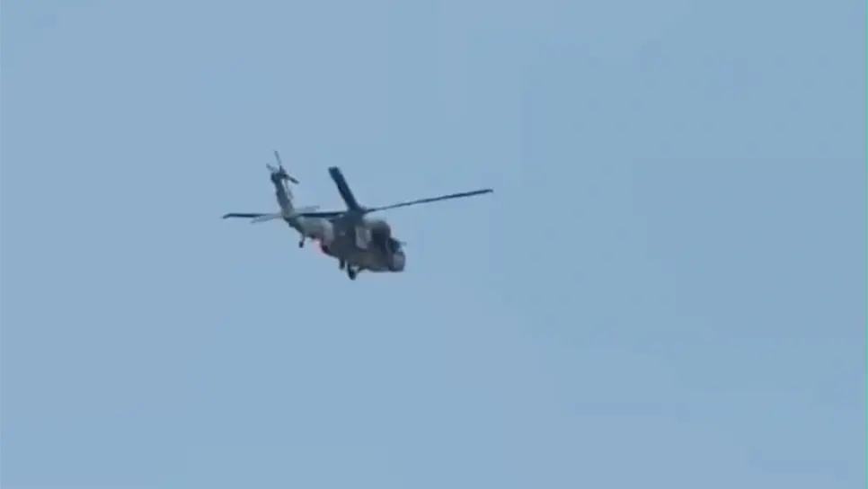 Helicóptero de la Marina sobrevuela a baja altura distintos sectores de Mazatlán