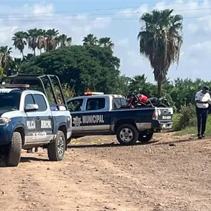 Hallan sin vida a motociclista dentro de un canal de riego en Navolato