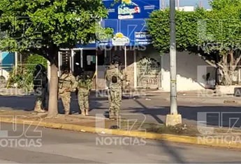 Arrojan explosivos contra negocio de sushi en Mazatlán