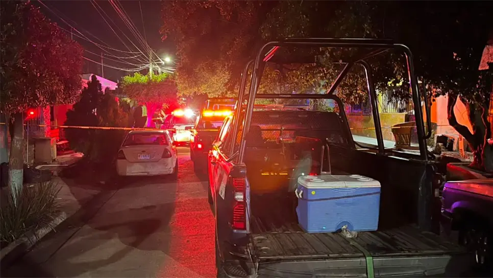 Minutos después al terminar las investigaciones se ordenó el levantamiento del cuerpo, para que fuera trasladado a las instalaciones del Semefo para practicarle la autopsia que corresponde la ley