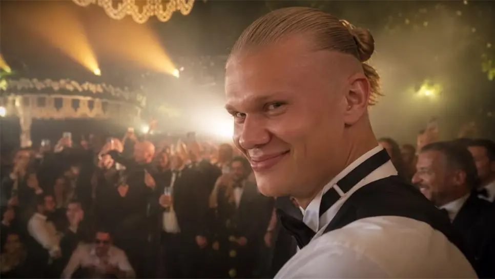Erling Haaland llevó el remo vikingo a dicha fiesta, donde Donnarumma y compañía realizaron la legendaria celebración de Noruega durante la Copa del Mundo 2026