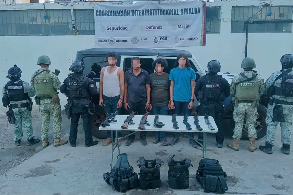 Detienen a cuatro civiles con armas en Mazatl&aacute;n
