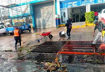 Por segundo día consecutivo, lluvias activan operativo de atención en Mazatlán